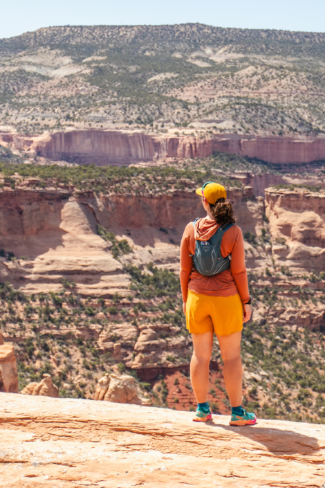 emma is wearing her trail running hydration vest