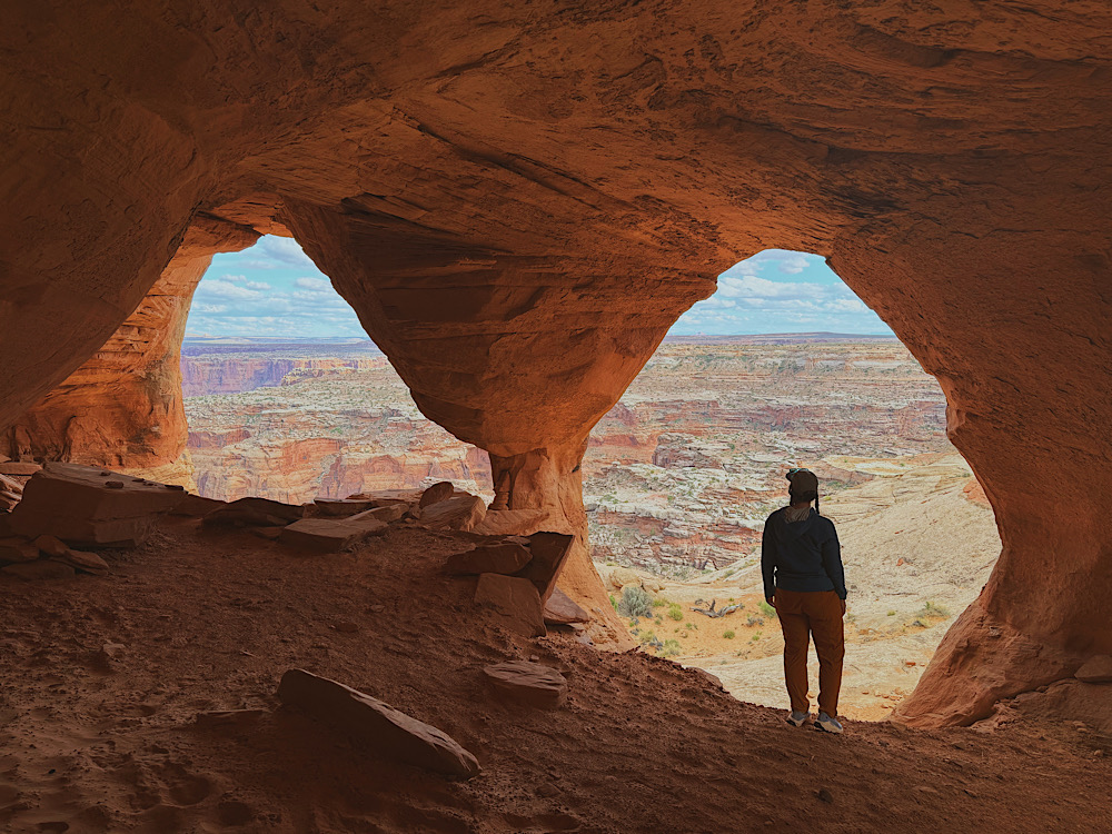 Colonnade Arch: A Hidden Utah Hike Most People Never Find