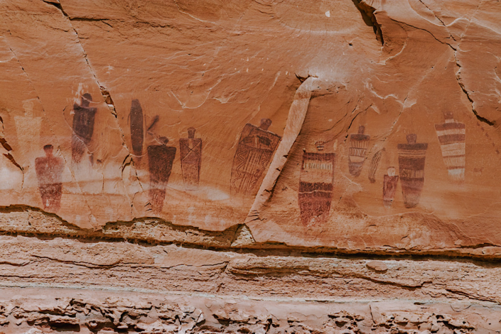 Large red and white Barrier Canyon Style figures at the Great Gallery in Horseshoe Canyon Utah